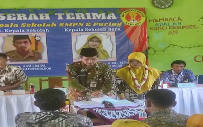 SERAH TERIMA KEPALA SMPN 2 PURING